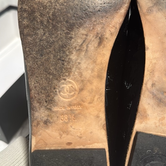 Chanel Vintage Look Loafers Gloss Texture Black Silver Logo 38.5 luxury find !! - Picture 14 of 15